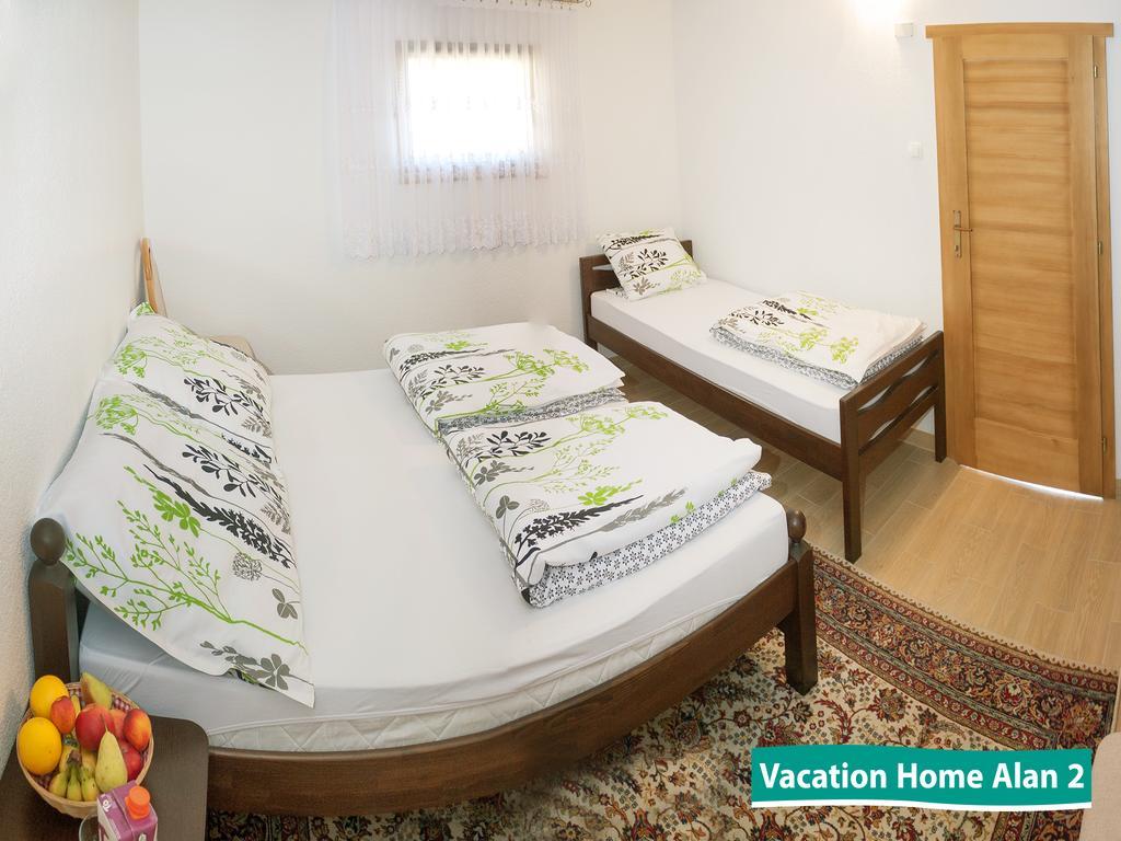 Vacation Home Alan 2 Kulen Vakuf Zewnętrze zdjęcie