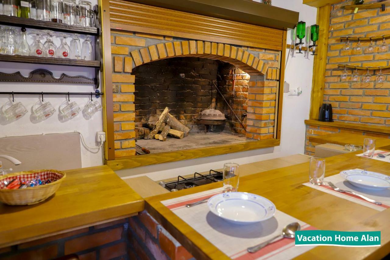 Vacation Home Alan 2 Kulen Vakuf Zewnętrze zdjęcie